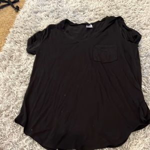 Women’s Flowy black V-neck shirt